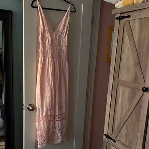 Blush Pink V-Neck Maxi Dress with Lace Hem